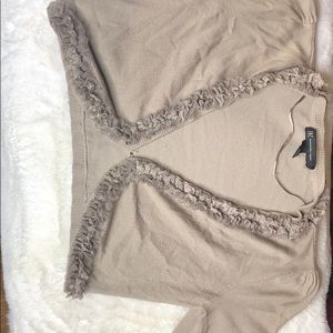 Short sleeve sweater
